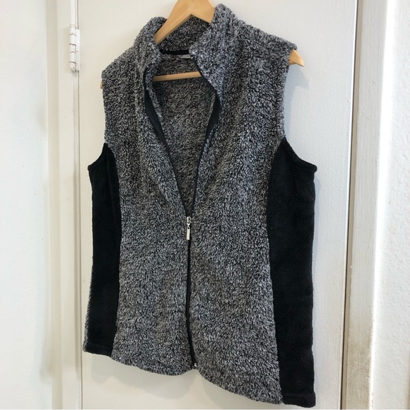 JASON MAXWELL Faux Fur Zippered Vest. Size Medium Gray/Black. - Picture 8 of 13